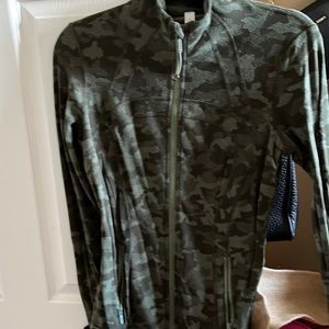 Lululemon define camo zipup